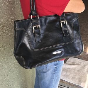 ⭐️SALE ⭐️Michael Kors Leather Shoulder Bag